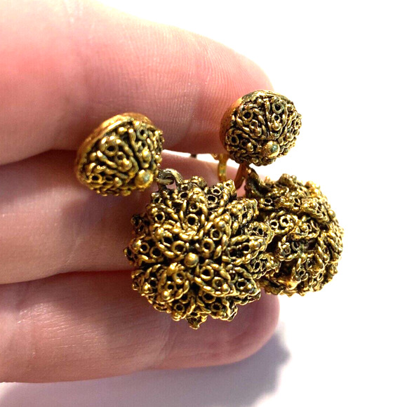 Vintage Mid Century Clip On Earrings Gold Textured Ball Drop & Dangle Hollywood - Picture 7 of 7